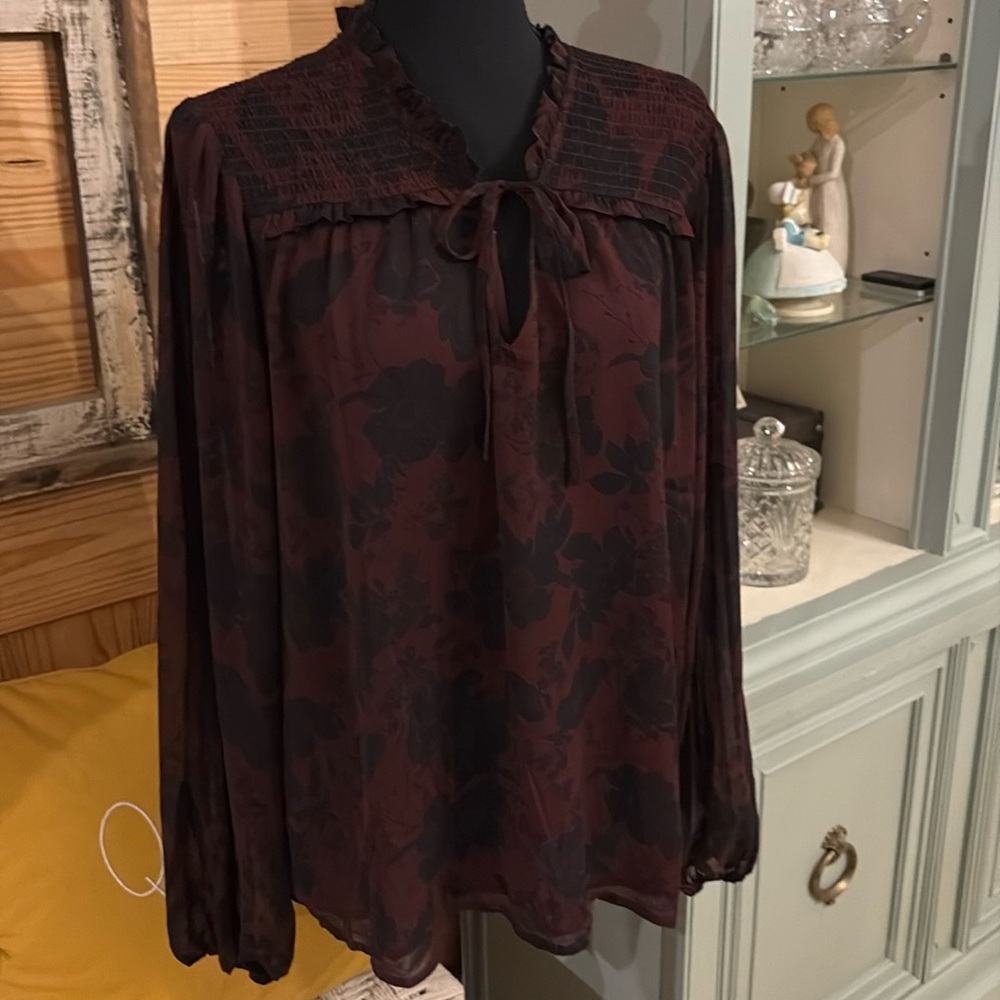 NWT Laundry by Shelli Segal blouse wine tasting floral sheer blouse